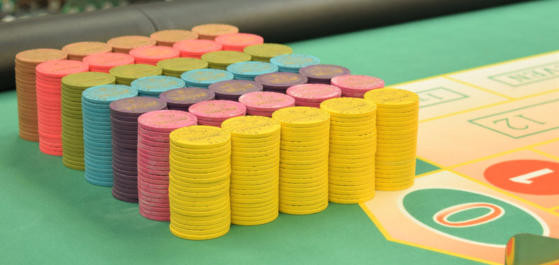 Hooters Casino Las Vegas 700 Roulette Chip Set