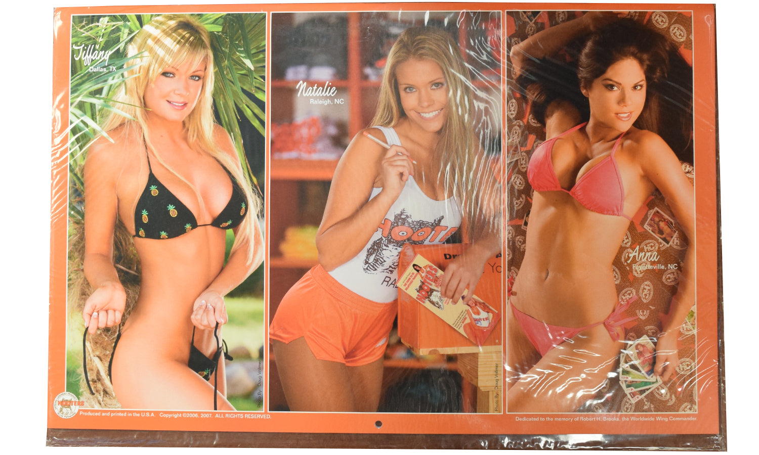 Hooters Casino Las Vegas Calendar from 2007 16" x 11" NEW