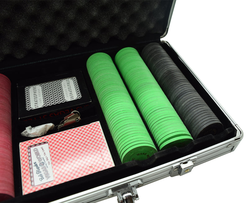 300 Vegas World Casino Las Vegas Nevada Tournament NCV Chip Set W/ Aluminum Case and Cards
